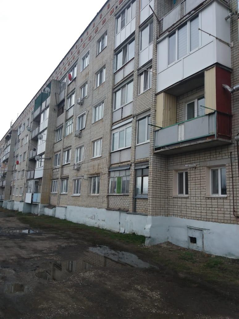 Продажа 4-комнатной квартиры, Петровск, Володарского улица,  д.108