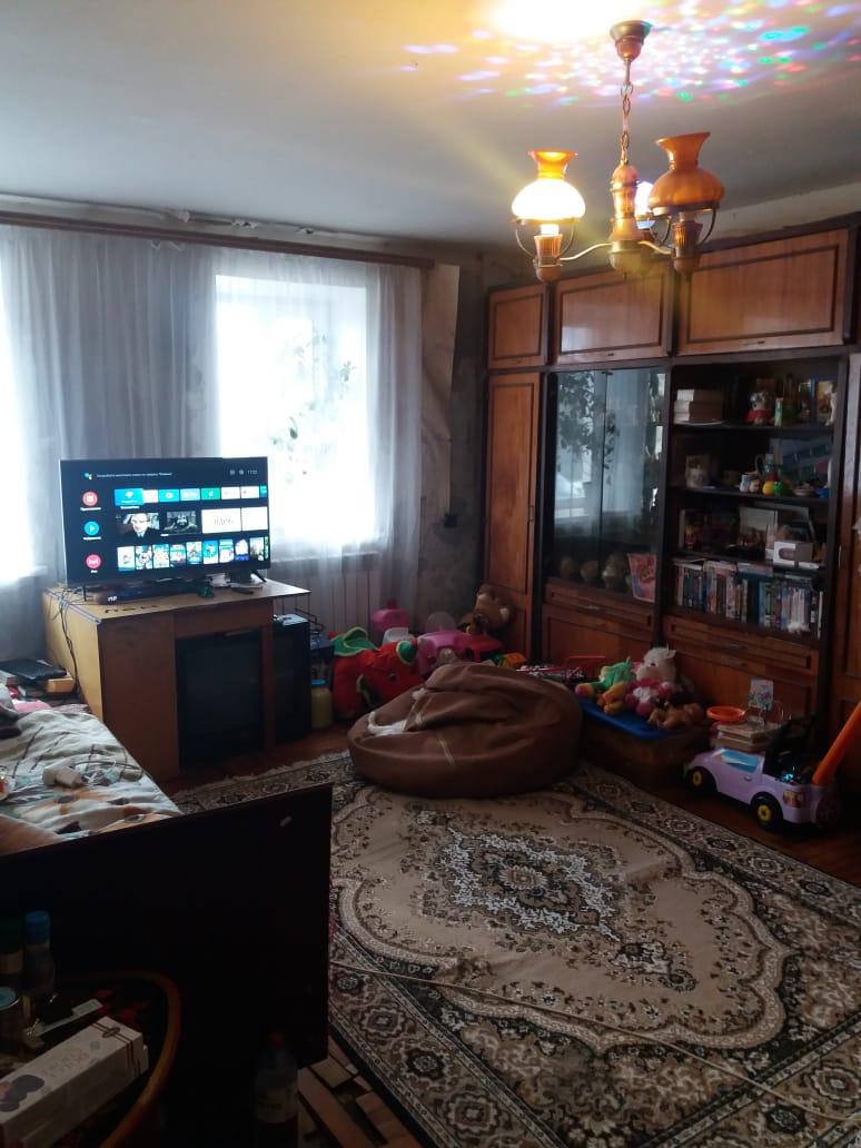 Продажа 4-комнатной квартиры, Петровск, Володарского улица,  д.108